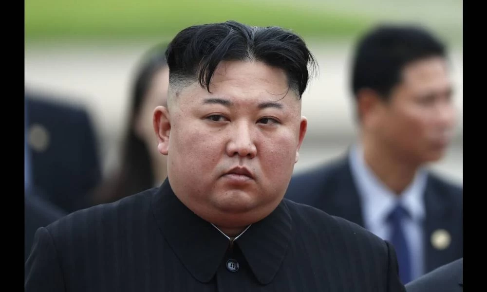 Επανεμφανίστηκε μετά από δύο εβδομάδες ο Κιμ Γιονγκ Ουν